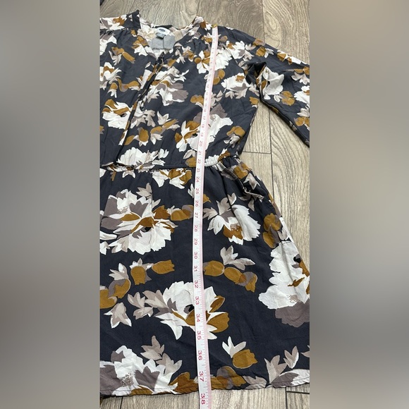 🌿 Old Navy Long Sleeve Floral Leaf Romper (Size XL, Pre-Loved) 🌿 - Picture 7 of 10